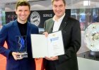 Ehrenpreis des Ministerpräsidenten an Preisträger Thomas Mueller